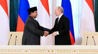 Presiden Prabowo Subianto bertemu Presiden Rusia Vladimir Putin di Istana Constantine, St. Petersburg, Kamis 19 Juni 2025. (Foto: Muchlis Jr - Biro Pers Sekretariat Presiden)