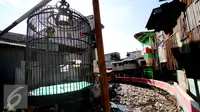 Kondisi pemukiman di kawasan Tanah Abang, Jakarta, Kamis (5/1). Jumlah penduduk miskin hingga September tahun lalu turun menjadi 27,76 juta orang apabila dibandingkan dengan Maret 2016 sebanyak 28,01 juta orang. (Liputan6.com/Angga Yuniar)