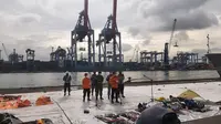 Direktur Operasi Basarnas Brigjen TNI (Mar) Rasman di Jakarta International Container Terminal (JICT) 2, Jakarta Utara, Kamis (14/1/2021).(Liputan6.com/ Ady Anugrahadi)