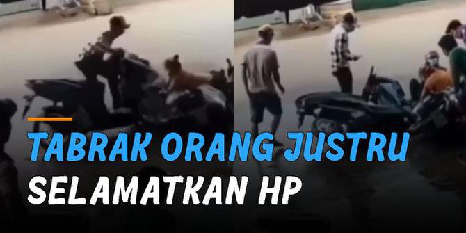 VIDEO: Bukannya Minta Maaf, Pria Tabrak Perempuan Justru Selamatkan Handphonenya