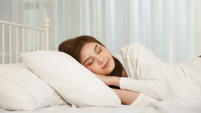 perempuan tidur