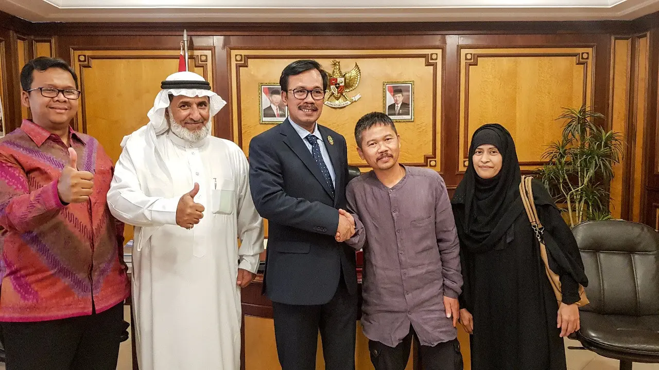 Suami istri asal Indramayu, Tohirin bin Mustopah Kudus dan Nurnengsih Bt Karsidi Tasdik (paling kanan). (KBRI RIyadh)