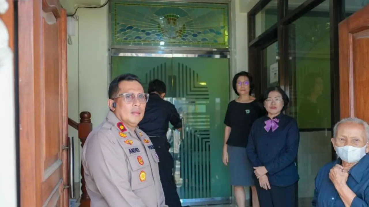 Pengamanan prosesi ibadah Jumat Agung.