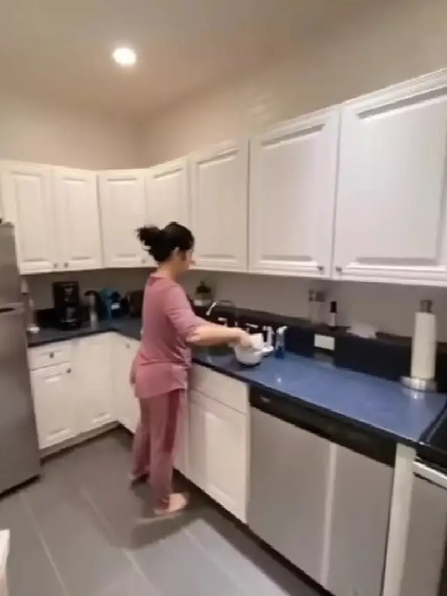 Potret Dapur Rumah Annisa Pohan, Serba Putih dengan Interior ala Eropa