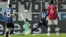 Pada paruh kedua, Setan Merah kesulitan menembus rapatnya barisan belakang Atalanta. Justru tim tuan rumah yang berhasil menggandakan keunggulan berkat gol dari Duvan Zapata pada menit ke-56. (AP/Luca Bruno)