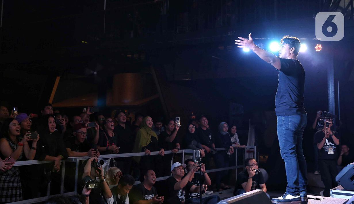 Sepanjang gelaran festival musik All You Can Hear Gigs 2024 sejumlah musisi dan penyanyi top era 2000an tampil membawakan lagu-lagu hits sekaligus memperkenalkan karya-karya terbaru mereka. (Liputan6.com/Angga Yuniar)