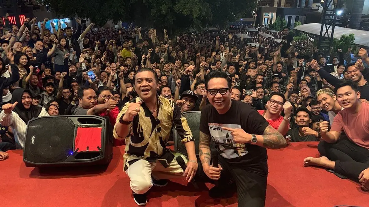 Tenar di Kalangan Milenial Berkat Acaranya, Ini 6 Potret Gofar Hilman dan Didi Kempot