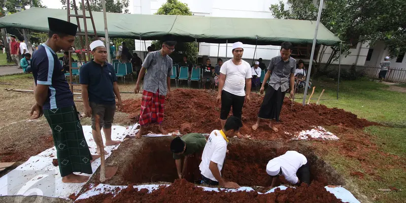 20170316-Persiapan Pemakaman KH Hasyim Muzadi di Depok-Antonius