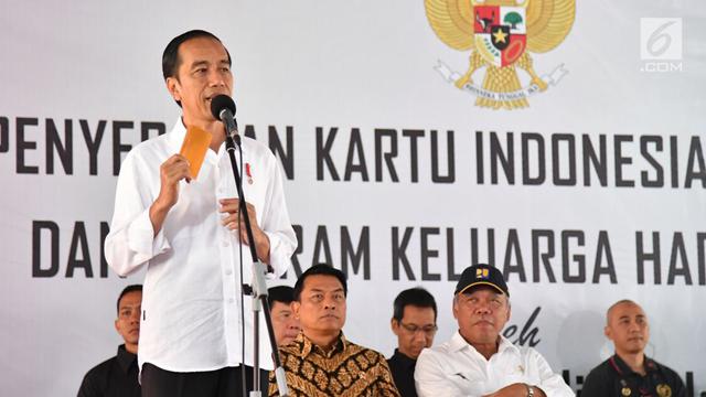 Kunjungan Kerja ke Palembang, Jokowi Bagikan 1.700 KIP dan 994 PKH