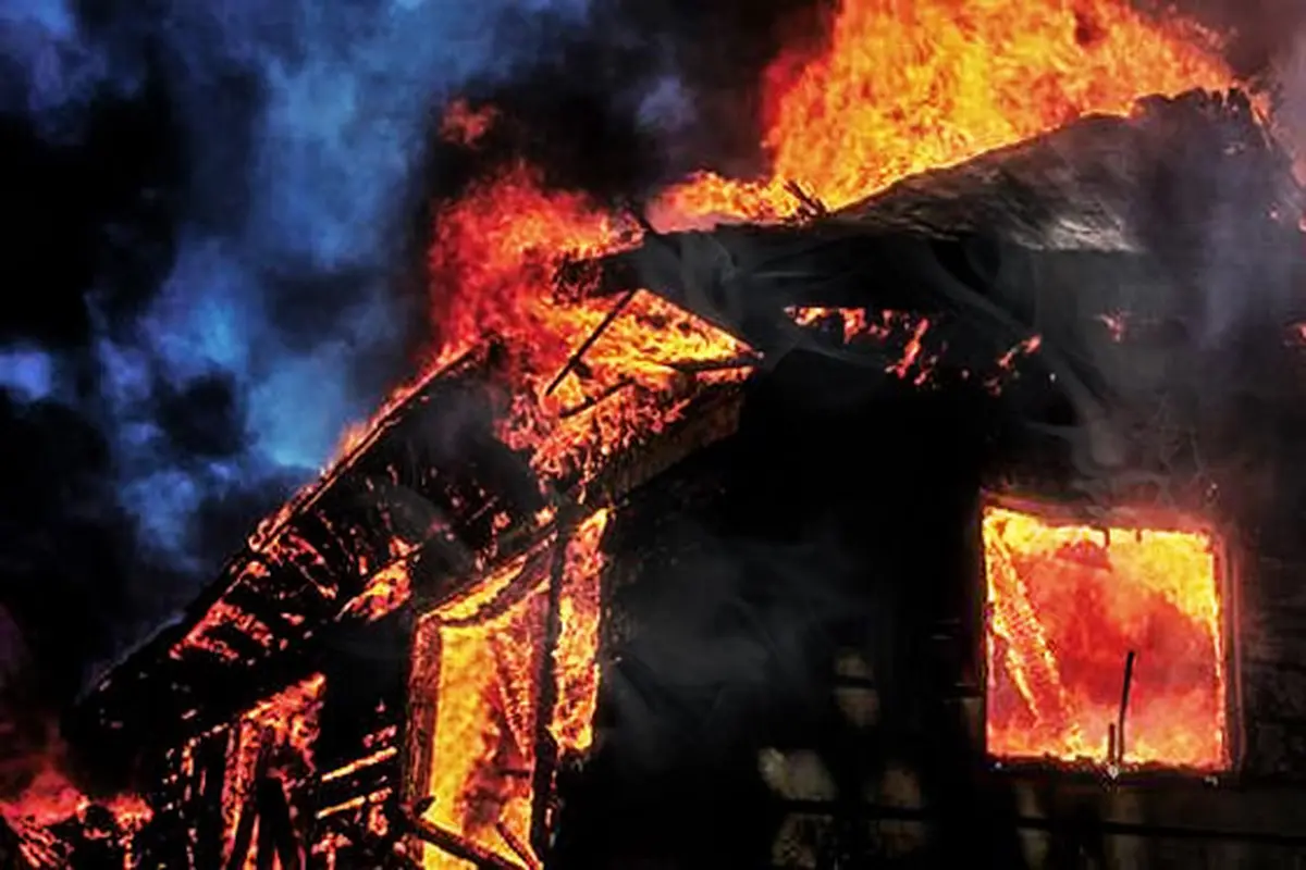 Ilustrasi rumah terbakar