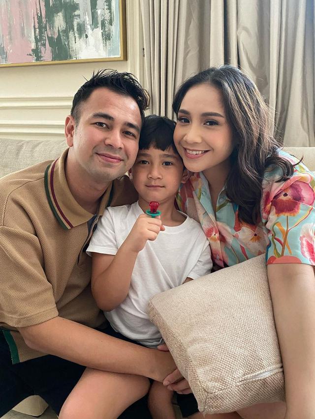 Nagita Slavina, Rafathar, dan Raffi Ahmad. (Foto: Instagram @raffinagita1717)