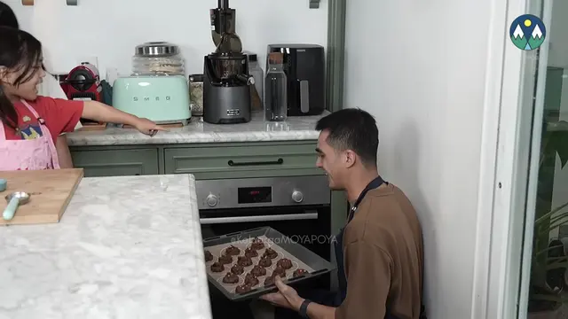 Potret Dapur Rumah Ricky Harun dan Herfiza