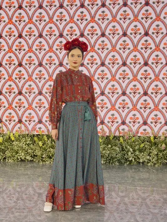 “Perjalanan satu dekade setiap orang melahirkan banyak warna dan kisah. Lewat Decennia, Heaven Lights ingin menyampaikan pesan bahwa setiap pencapaian yang hadir bukanlah proses semalam, namun rangkaian rasa penuh warna yang patut dirayakan.” ungkap Nazmah Malik, Owner dari Heaven Lights yang juga ditemui pada momen selebrasi di Rumah Kaca Melati, Hutan Kota by Plataran, Jakarta. [Heaven Lights]