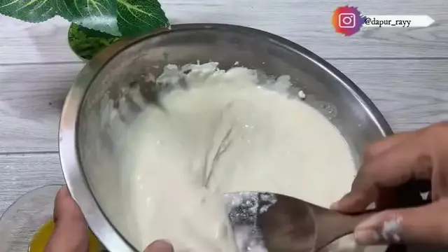 Campurkan Adonan Tepung Basah