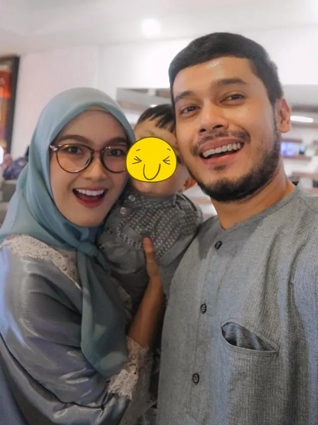 6 Potret Terbaru Ana Riana yang Mantap Berhijab, Banjir Pujian