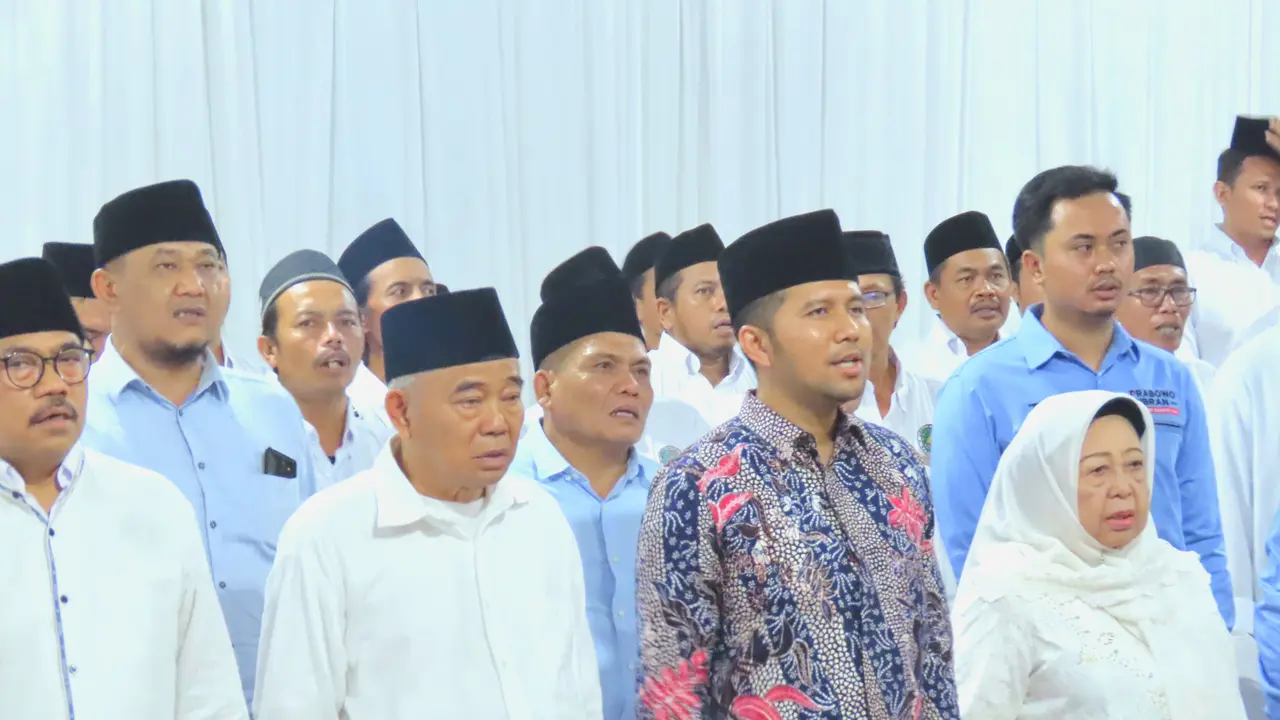 Jaringan Kiai dan Santri Nasional (JKSN) menyatakan dukungannya terhadap pasangan calon (paslon) presiden dan wakil presiden Prabowo-Gibran, serta pasangan calon gubernur dan wakil gubernur Jawa Timur Khofifah-Emil. (Istimewa)