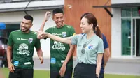 Nuanphan Lamsam atau yang akrab disapa Nyonya Pang dan berstatus manajer Timnas Thailand di Piala AFF 2020. (Sport True ID)
