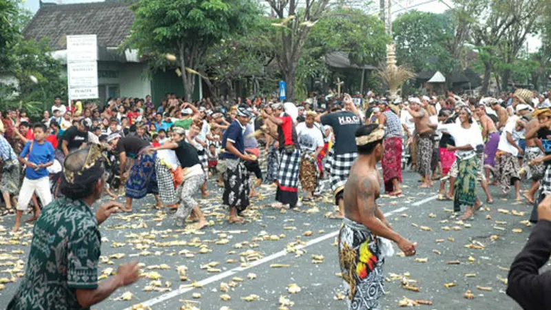 Perang Ketupat Bali 1014