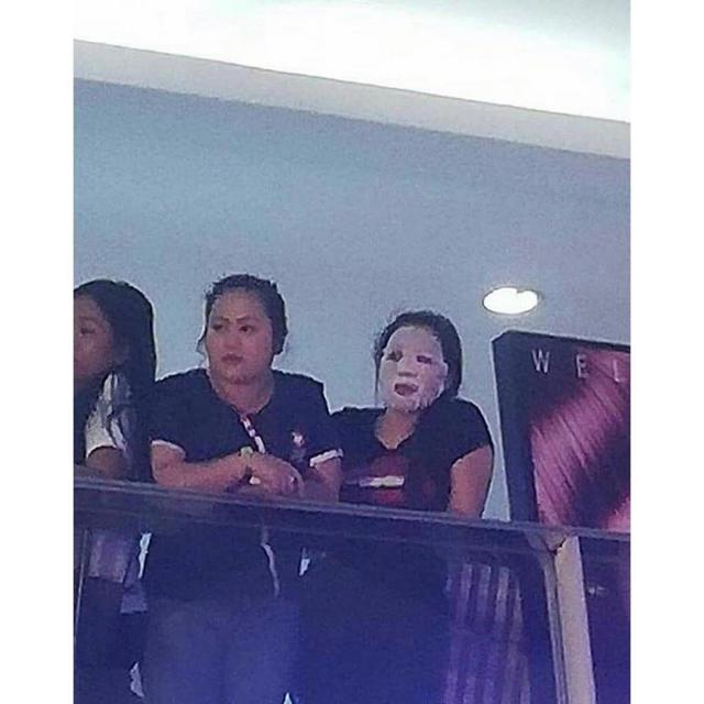 6 Kelakuan Nyeleneh Cewek Mempercantik Diri Ini Bikin Geleng Kepala