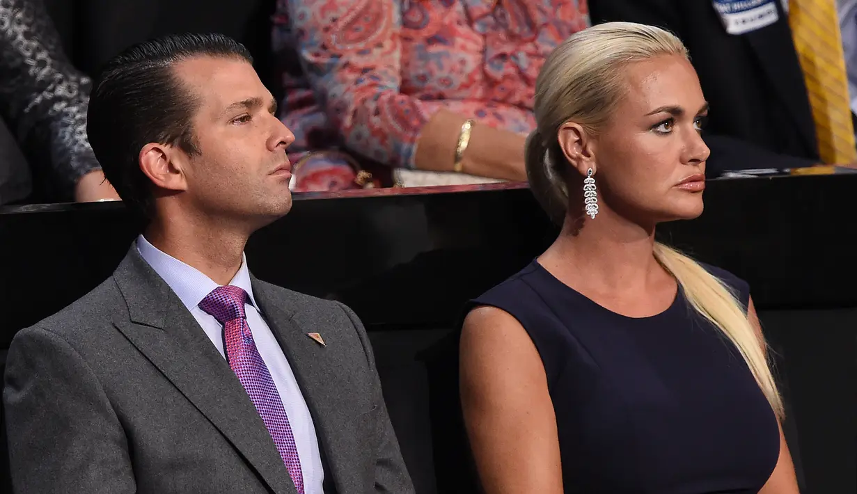 Foto pada tanggal 21 Juli 2016, Donald Trump Jr. dan istrinya Vanessa Trump saat menghadiri Konvensi Nasional Partai Republik di Cleveland, Ohio. Vanessa Haydon menggugat cerai Donald Trump Jr setelah keduanya menikah 12 tahun. (AFP Photo/Robyn Beck)