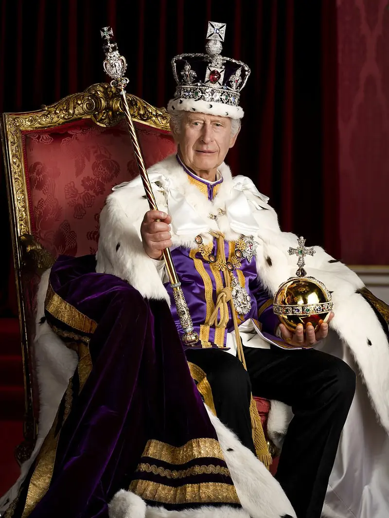 Potret Resmi Raja Charles III Usai Penobatan