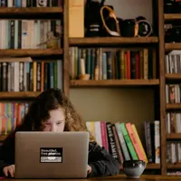 belajar di rumah | unsplash.com/@anniespratt