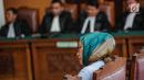 Terdakwa kasus dugaan penyebaran berita bohong atau hoaks Ratna Sarumpaet menjalani sidang dengan agenda pembacaan tuntutan oleh Jaksa Penuntut Umum di PN Jakarta Selatan, Selasa (28/5/2019). Ratna dituntut 6 tahun penjara di kasus penyebaran berita bohong atau hoaks. (Liputan6.com/Faizal Fanani)