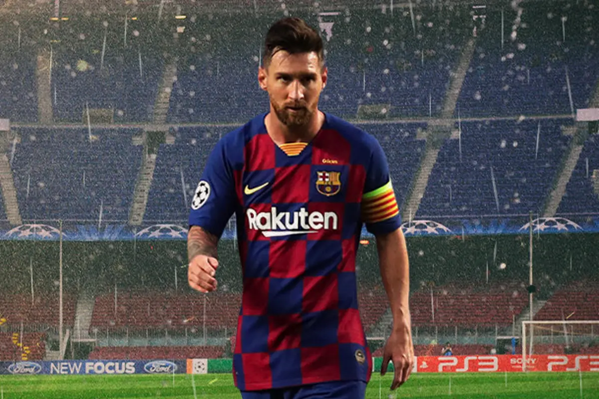 Barcelona - Lionel Messi Walk Out From Camp Nou