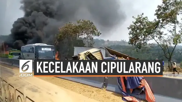 Kecelakaan maut terjadi di KM 91 arah Jakarta ruas tol Cipularang, Jawa Barat. Kecelakaan melibatkan lebih dari satu kendaraan dan menimbulkan api di lokasi kejadian.