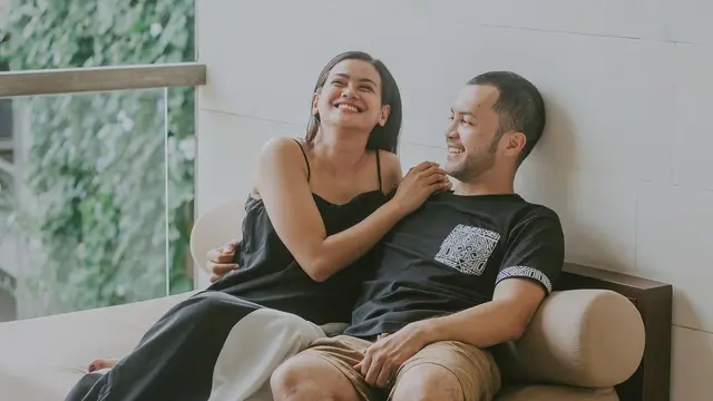 Indah Indriana telah menikah dengan Diaz Adritya Putra Adrian pada 5 Juni 2021 lalu (https://www.instagram.com/p/CQdXUzgMe4Q/?utm_medium=copy_link)