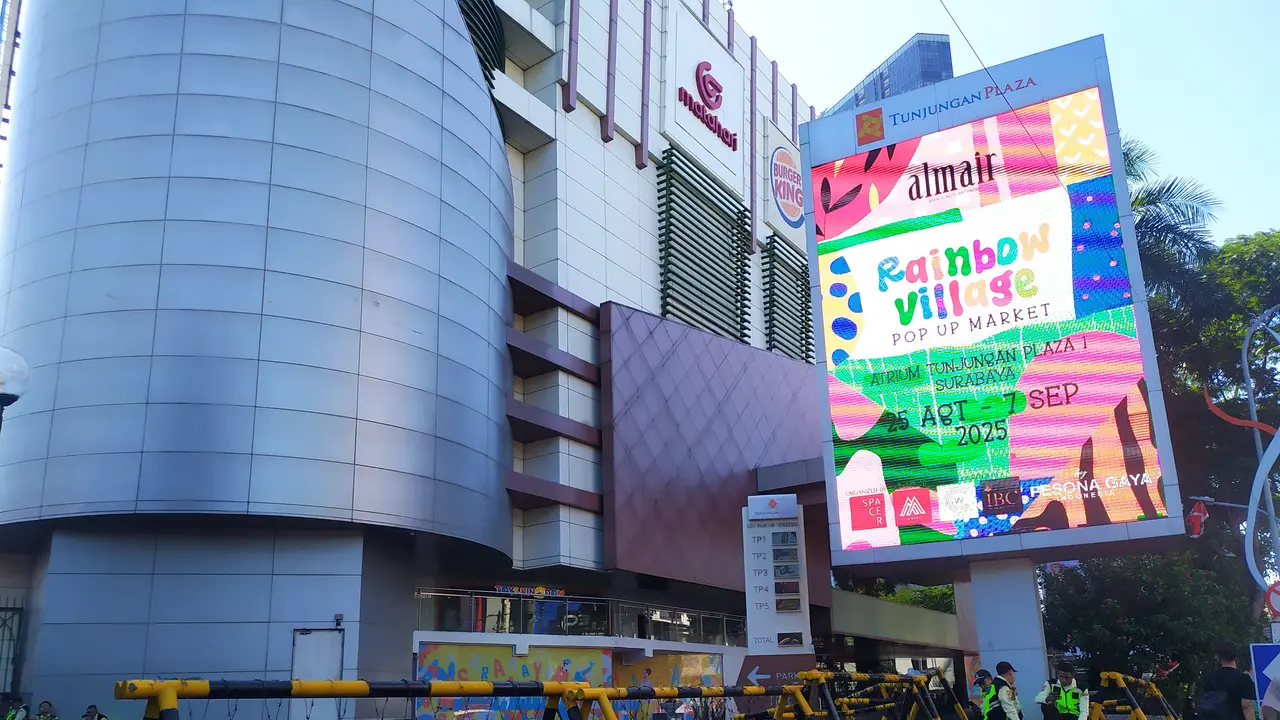 Tunjungan Plaza tutup imbas demo berujung ricuh di Surabaya