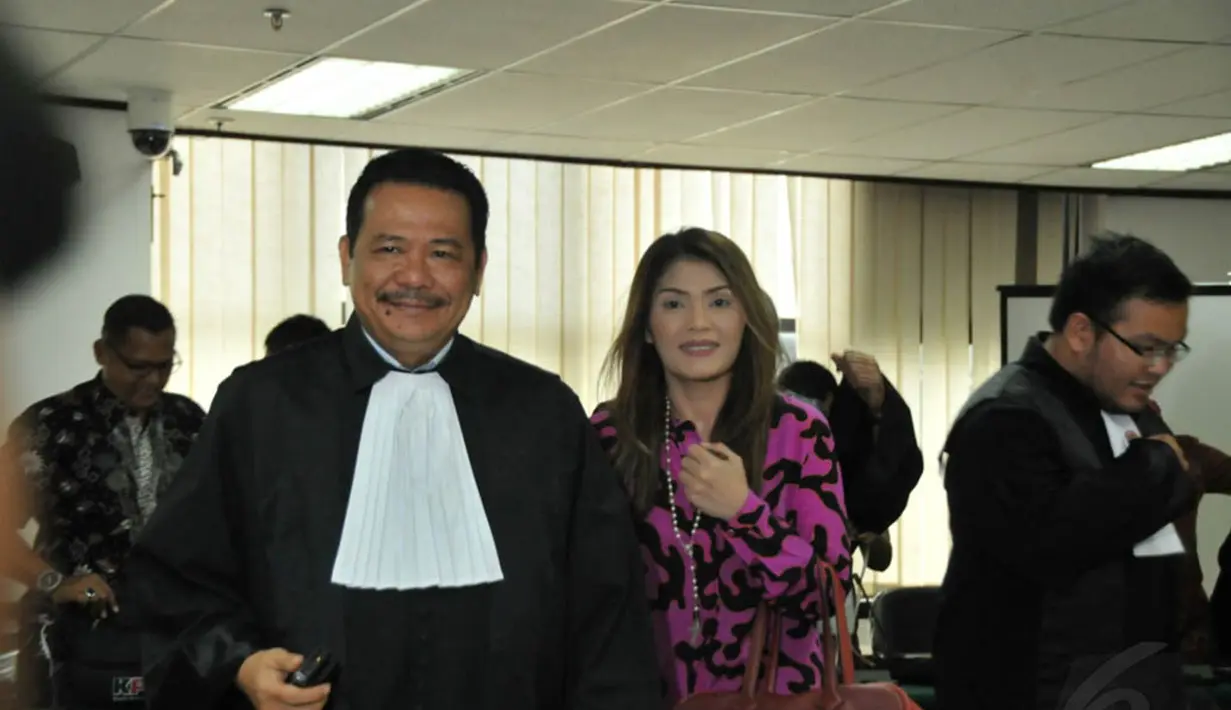 Dalam persidangan ini, hakim menolak nota pembelaan yang diajukan terdakwa kasus suap SKK Migas Artha Meris Simbolon, Jakarta, (2/10/14). (Liputan6.Com/Miftahul Hayat)