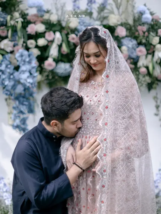 Faradilla Yoshi dan Bryan Mckenzie  tasyakuran 4 bulanan (Instagram/sistadecoration)