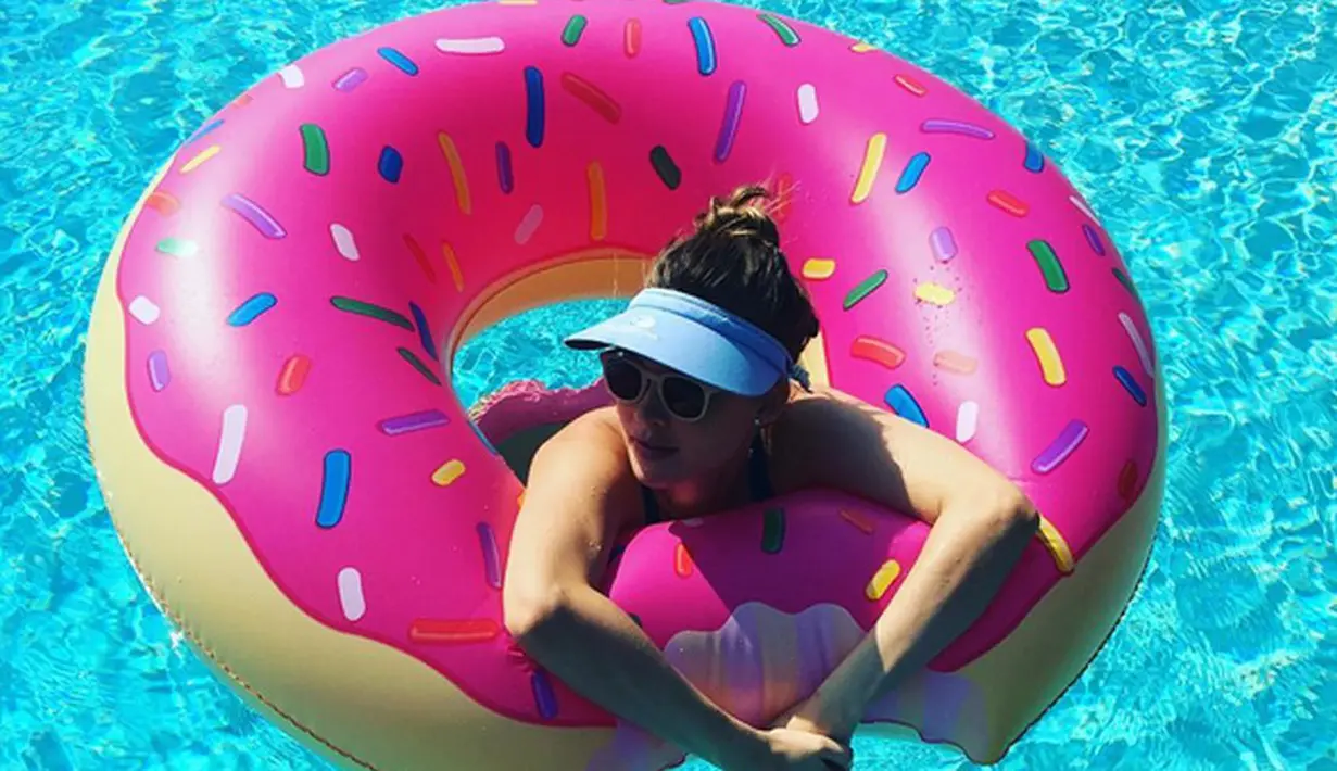 Bersama unggahan foto tersebut, Adam Levine menyertakan sebuah tulisan “Semua yang aku butuhkan hadir di sini. (Pantai adalah pilihan)”. (Instagram/Behatiprinsloo)