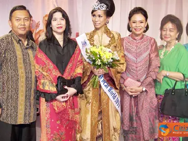 Citizen6, Ceko: Dalam ajang kali ini turut hadir juga Ibu Triesna Wacik (Istri Menteri Kebudayaan dan Pariwisata) beserta rombongan ikut mendampingi Dian selama berada di Praha. (Pengirim: Ilyas)