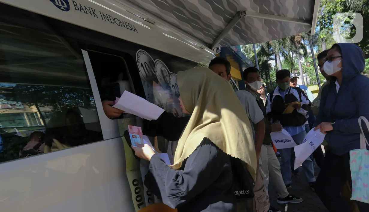 BI juga menyediakan layanan penukaran uang rupiah baru di beberapa lokasi strategis seperti di pasar-pasar di wilayah DKI Jakarta dari tanggal 18 hingga 22 Maret 2024. (Liputan6.com/Herman Zakharia)