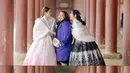 Apalagi saat sekeluarga cosplay jadi keluarga Kerajaan Korea dengan mengenakan hanbok. Athaya Alysha terlihat seperti putri mahkota. [@asyaaysa]