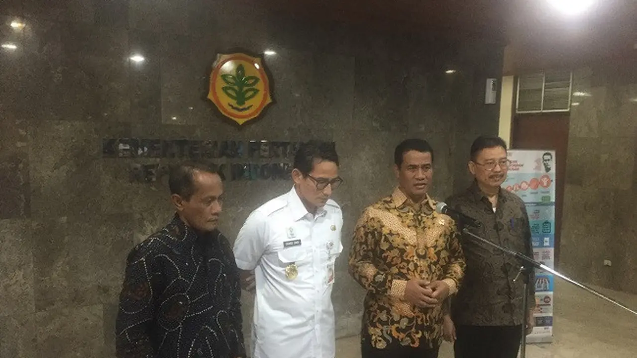 Wakil Gubernur DKI Jakarta Sandiaga Uno dan Mentan Amran Sulaiman (Dok Foto: Liputan6.com/Ditto Radityo)