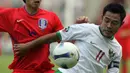 Ponaryo Astaman dipilih Peter Withe sebagai kapten Timnas Indonesia untuk melakoni Piala AFF 2007 usai menjadi pemain terbaik di Liga Indonesia 2004. Tak salah, Ponaryo berhasil mengantarkan Skuat Garuda ke final. Sayangnya, lagi-lagi Indoneisa ditumbangkan. (AFP/Bay Ismoyo)