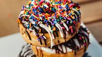 Ilustrasi junk food. (Foto: Unsplash/Kobby Mendez)