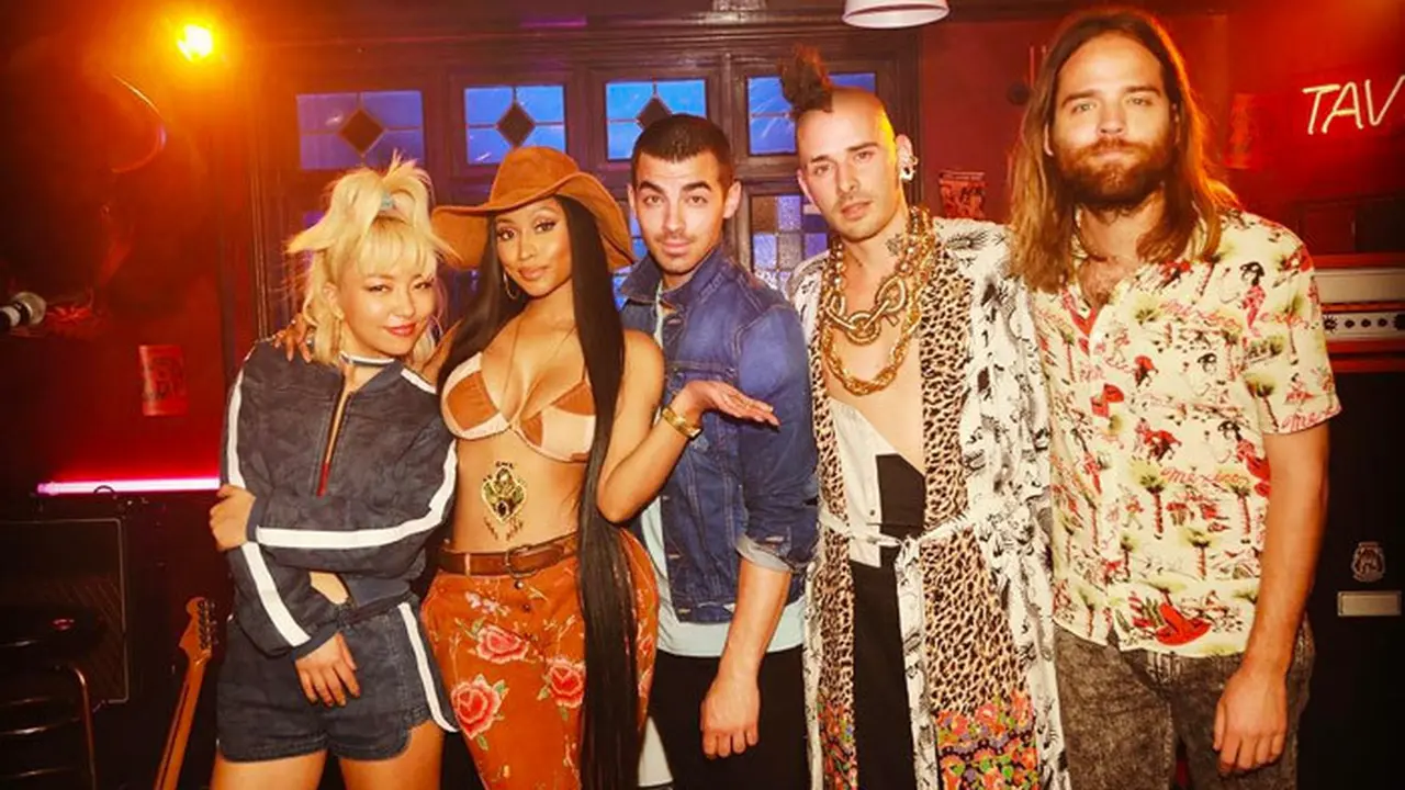 DNCE - Nicki Minaj