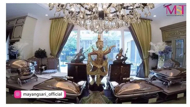 7 Potret Rumah Mewah Mayangsari, Bernuansa Putih dan Emas