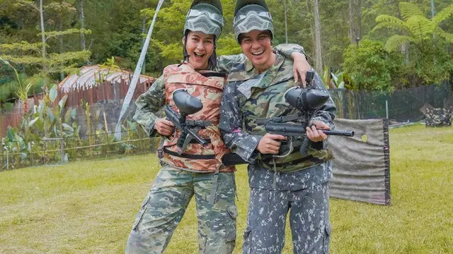 Di Tengah Kasus Prank KDRT, Intip 5 Potret Kompak Keluarga Baim Wong-Paula Verhoeven Bergaya ala Tentara saat Liburan di Lembang