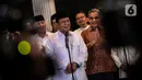 Prabowo dengan kemeja putih, sementara Cak Imin berbatik krem. (Liputan6.com/Johan Tallo)