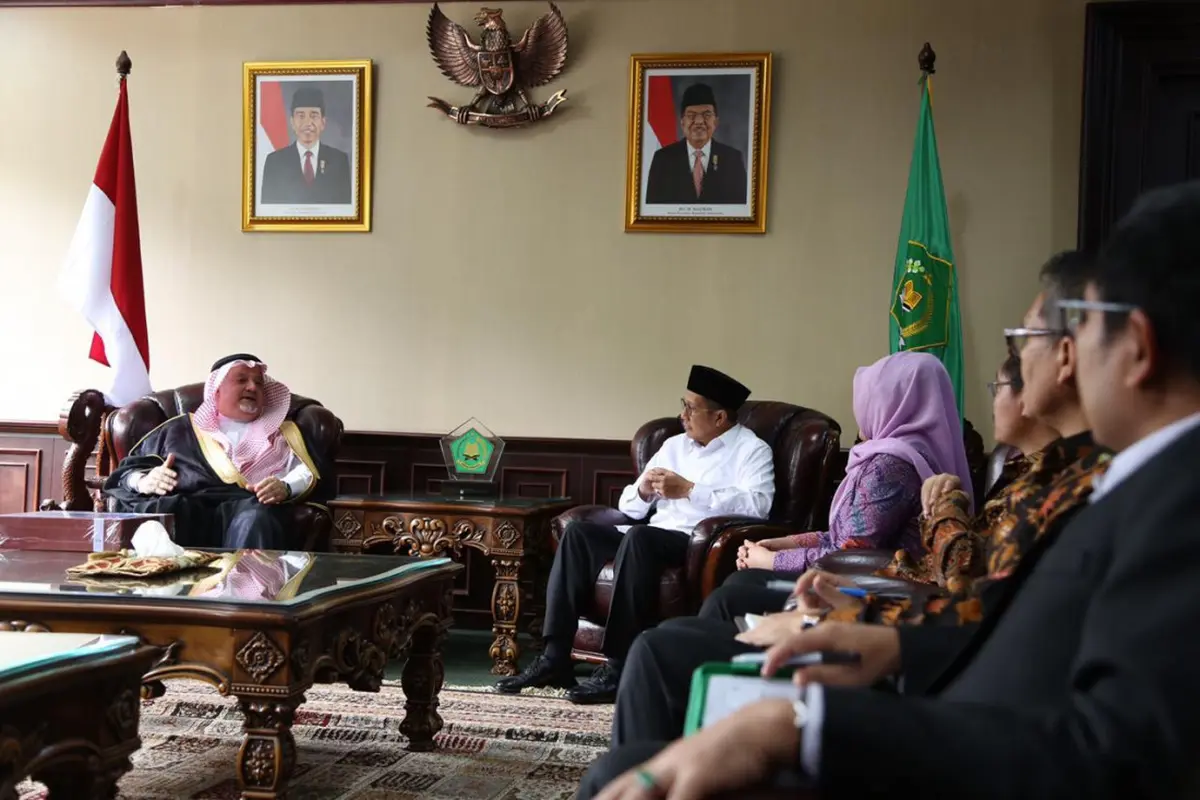 Menag terima kunjungan Dubes Arab Saudi di Kantor Kemenag, Jumat (10/05). (Foto: Romadanyl)