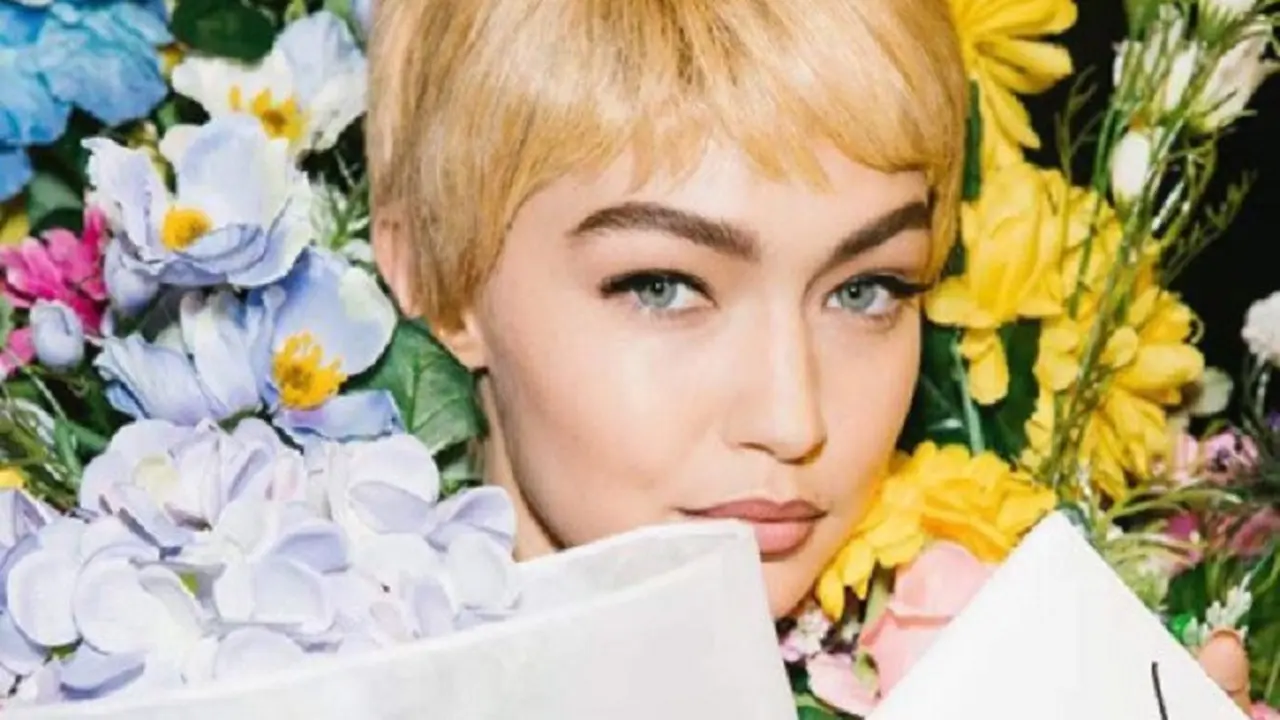 Uniknya Koleksi Moschino Spring 2018 di Milan Fashion Week