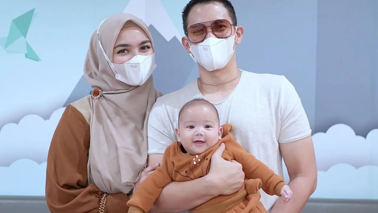 [Fimela] Citra Kirana dan Rezky Aditya