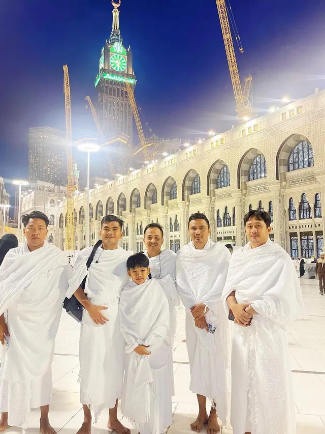 6 Momen Farel Prayoga Jalani Ibadah Umroh, Banjir Doa