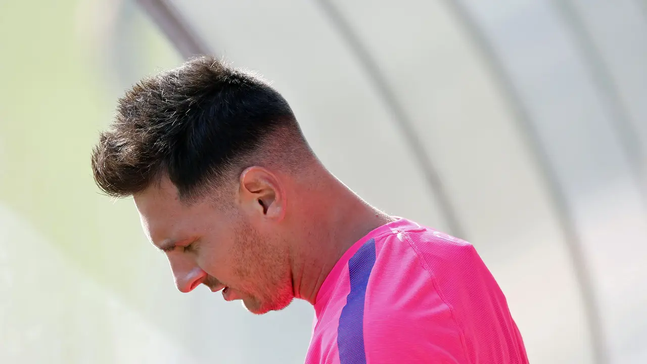 Rambut <i>Nyentrik</i> Lionel Messi