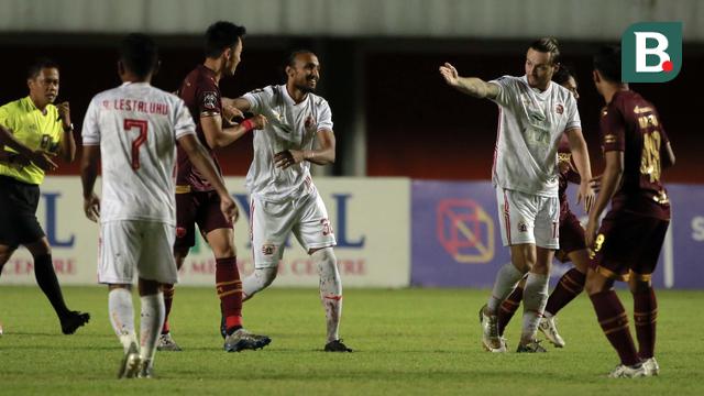 FOTO: Laga Adu Bacot di Awal Pertandingan PSM Makassar saat Melawan Persija Jakarta